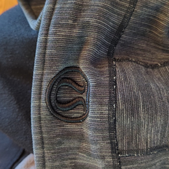 Lululemon Scuba Hoodie - Picture 4 of 7